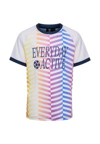 Kortärmad sporttröja i vitt med färgglada diagonala ränder i pastellfärger. "EVERYDAY ACTIVE" tryckt i mörkblått. Marinblå krage.