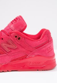 New Balance Sneaker low - red