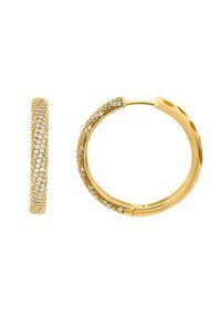 Orecchini a cerchio in oro con un design arrotondato, adornati con piccole pietre bianche lungo i bordi e una superficie strutturata e decorata.