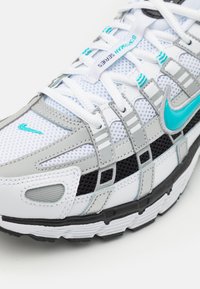 Nike Sportswear P 6000 - Joggesko - white/dusty cactus/silver