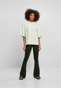 Urban Classics HEAVY  - Pamata T-krekls - lightmint