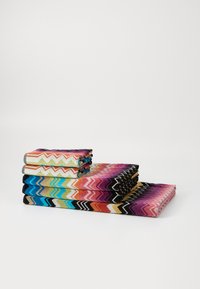 Unselected, multicolor