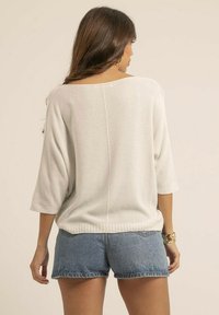 Dona x Lisa Pullover - blanc
