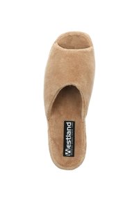 Beige Pantoffel mit offenem Zehenbereich, weichem, strukturiertem Obermaterial und gepolstertem Fußbett, ausgestattet mit einem schwarzen Etikett mit "Westland"-Logo.