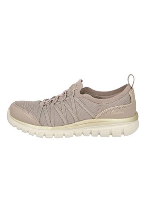 Zapatilla Skechers beige claro sin cordones con parte superior de punto, cordones elásticos, suela acolchada y lengüeta en el talón.