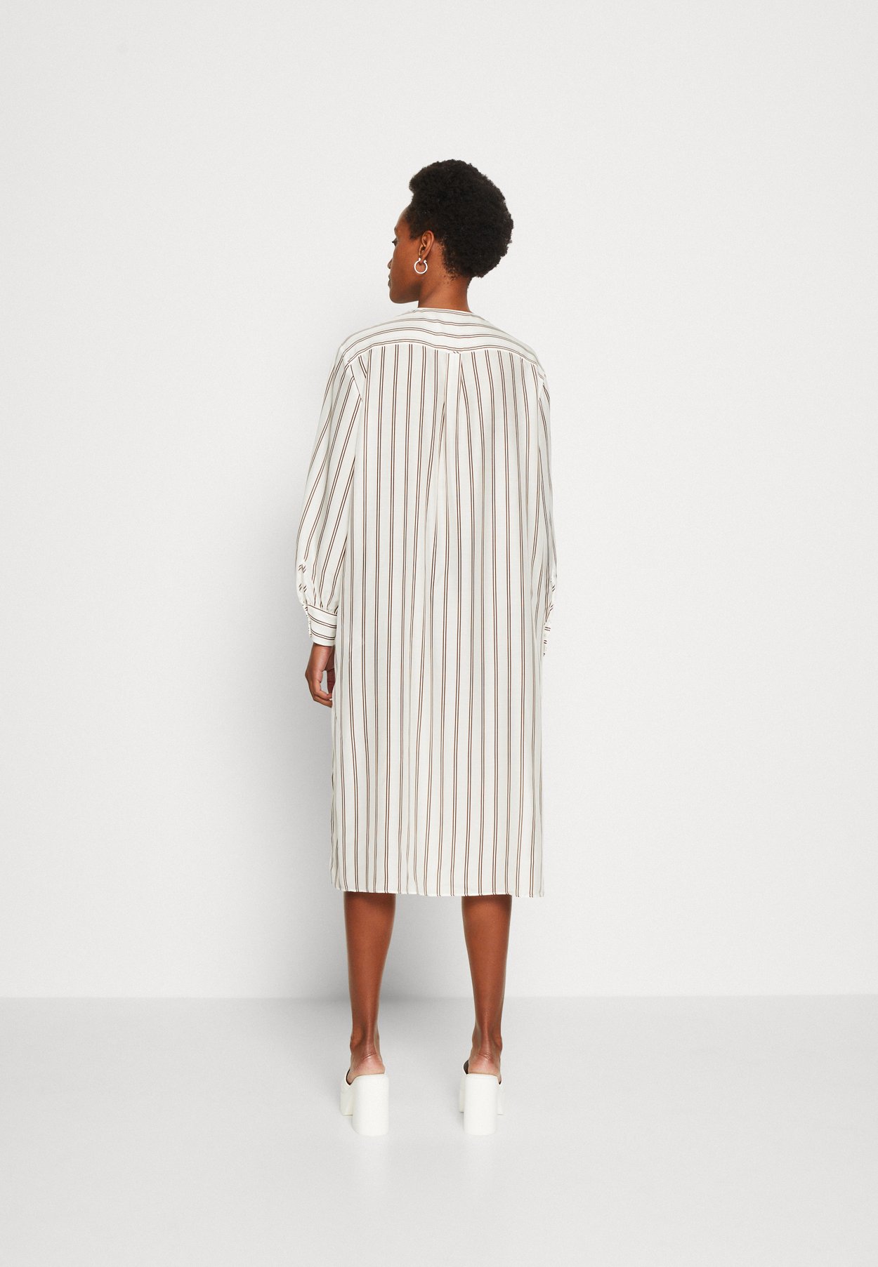 RELAXED CAFTAN