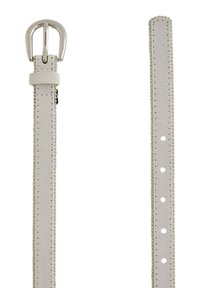 Ceinture en cuir gris clair avec boucle en métal argenté, présentant une rangée de petits clous décoratifs le long du bord et plusieurs trous d'ajustement.