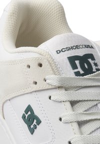 DC Shoes MANTECA SE - Sportcipő - of off white