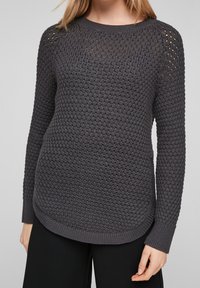 QS Sweter