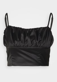 Top cropped de cetim preto com um design franzido na parte do busto, alças finas ajustáveis e uma textura suave.