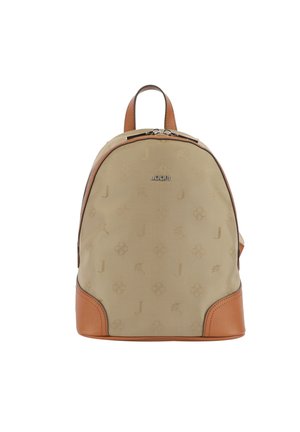 Zaino in tessuto beige con motivi a logo impresso, dettagli in pelle marrone, maniglia superiore e chiusura con zip. Tessuto liscio e design arrotondato.