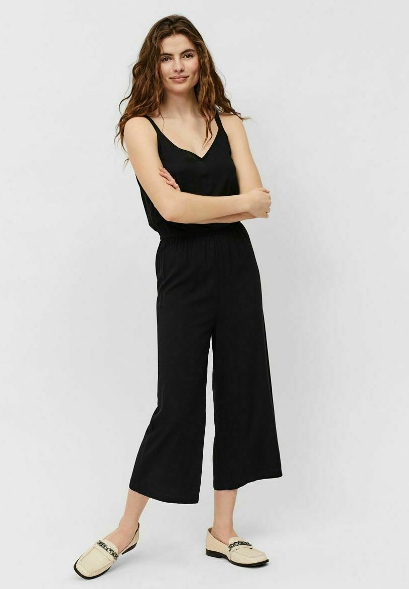 black jumpsuit urban outfitters