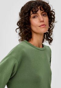 s.Oliver STRETCH - Freizeitkleid - grün