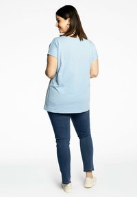 YOEK T-Shirt basic - light blue