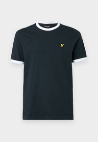 T-shirt en coton bleu marine avec col et bords de manches en rigide blanc. Présente un petit logo brodé jaune sur la poitrine gauche.