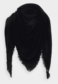 Écharpe triangulaire noire avec bords frangés, présentée avec de doux plis sur un fond blanc.