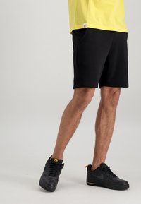 Alpha Industries Šortky - organic black