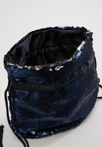 Pieces Handväska - blue