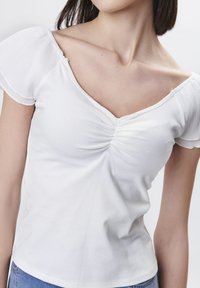 INFLUENCER PLEATED SLEEVES - Camiseta estampada - white