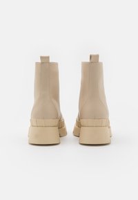 RAID Wide Fit Botines con plataforma - off-white