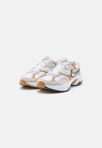 Nike Sportswear AL8 - Sneakers basse - flax/white/light orewood brown/black