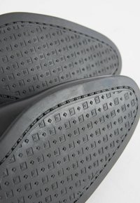 Next CHECK BROGUE REGULAR FIT - Business sko - black