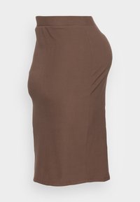 Hnědá žebrovaná midi sukně s elastickým pasem, s přiléhavým střihem a hladkou texturou, vhodná pro různé příležitosti.