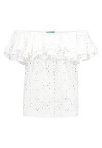 Vit off-shoulder blus med ett lager på lager frill-design, med utskurna blommönster genom hela tyget. Tillverkad i bomull.