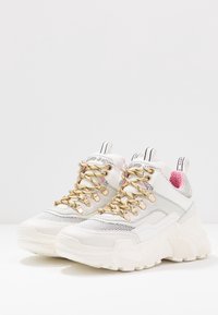 MOA - Master of Arts Sneakers - white