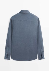 Grijs overhemd voor heren met lange mouwen en knopen, gezien van achteren, met een klassieke kraag en knoopmanchetten.