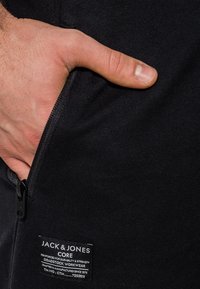 Jack & Jones JJCOPUSH - Jogginghose - black