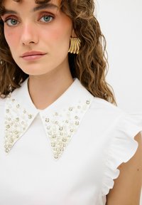 adL WITH STONE COLLAR - Blouse - white