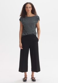 OPUS SEKADI - T-shirt print - black