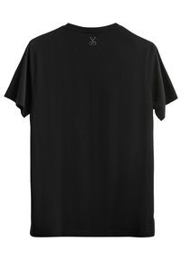 T-shirt nera in cotone con collo a giro, maniche corte e una piccola icona di forbici ricamata sul retro vicino al collo.