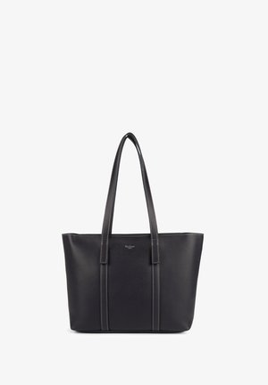 Czarna torba typu tote ze skóry, wyposażona w dwa długie uchwyty, o fakturowanej powierzchni, kontrastującym przeszyciu i prostokątnym kształcie. Minimalistyczny design z logo.