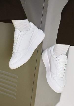 Fila PREMIUM - Tenisky - white