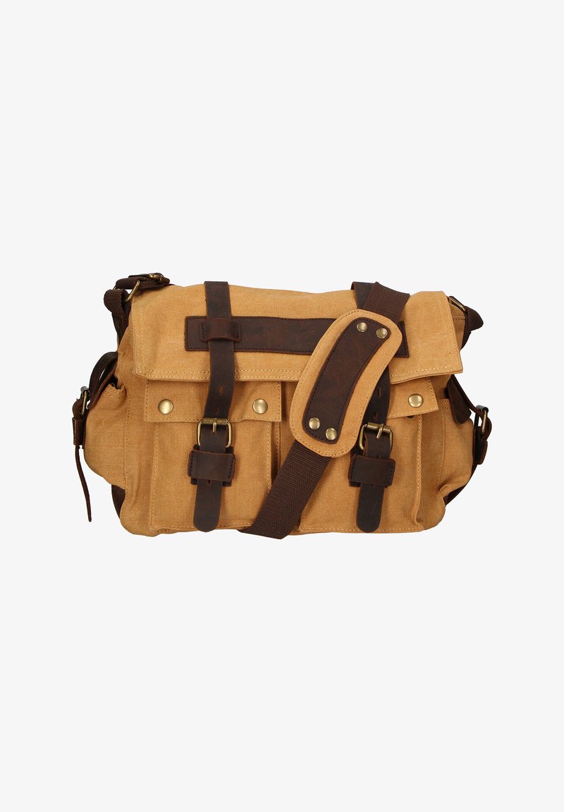 Sac messager en toile couleur camel avec des sangles en cuir brun foncé, des boucles en laiton, plusieurs poches avant et une bandoulière réglable avec une partie rembourrée.