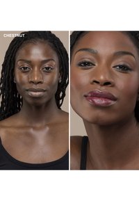 Bobbi Brown SKIN LONG WEAR WEIGHTLESS FOUNDATION SPF15 - Foundation - chestnut