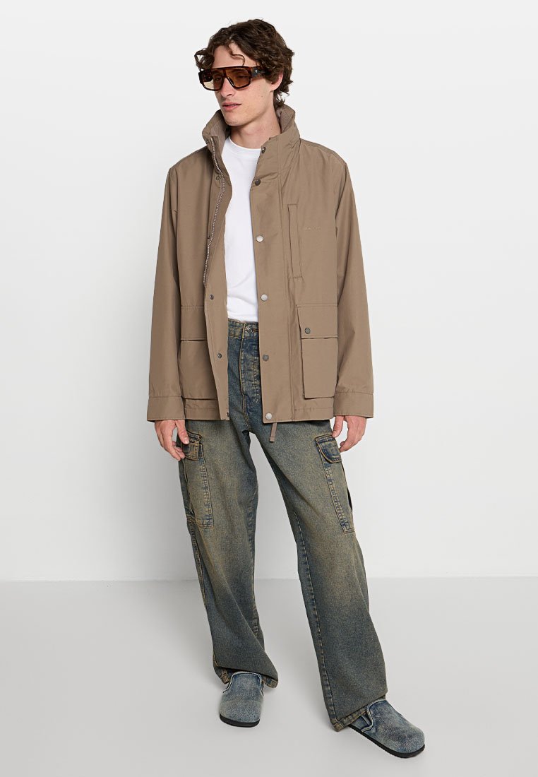 Leichte Jacke