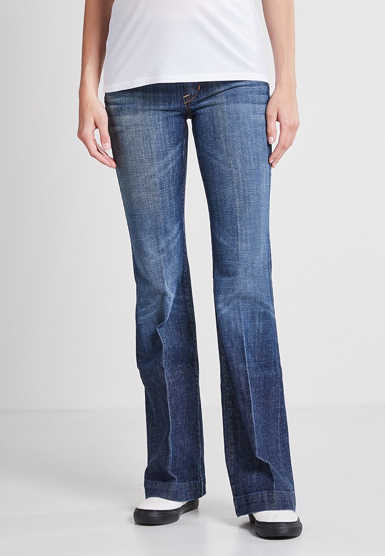 Blugi bootcut