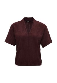 Haut en tricot bourgogne avec un décolleté en V, des manches courtes et un motif ribbé texturé. Présente une coupe décontractée et un tissu doux.