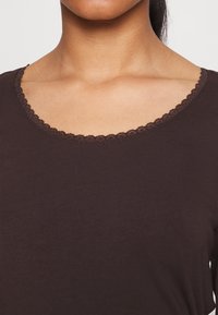 Vero Moda Petite VMDANIMAXI O-NECK - Camisola de manga comprida - coffee bean