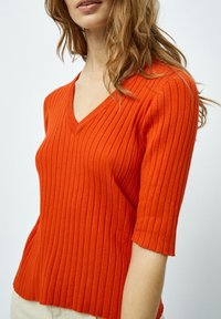 PEPPERCORN PCTANA - Jednoduché tričko - intense orange