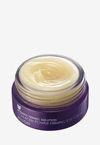 Collagen Power Firming Eye Cream in einem transparenten Jar mit lila Basis. Cremige hellgelbe Textur im Inneren sichtbar.