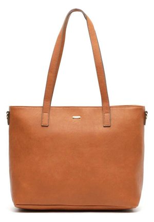 Hellbraune Ledertasche mit zwei Schulterriemen und einer kleinen rechteckigen Metall-Logoplatte auf der Vorderseite.