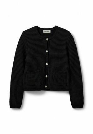Juodas mezginys cardiganas su apvalia iškirpte, penkiais sidabriniais mygtukais ir dviem priekinių kišenėmis. Audinys su tekstūra, su pupelių apdaila aplink rankogalius ir apatinę dalį.