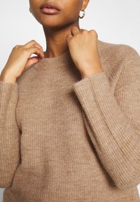 Pieces Strickpullover - light brown