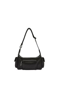 Sac à main en cuir noir avec une forme incurvée, une bandoulière ajustable et une poche zippée à l'avant. Texture lisse avec des détails de couture visibles.