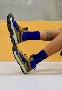 Vans ULTRARANGE EXO HI MTE-1 UNISEX - Sapatilhas de cano alto - butternut/moss gray