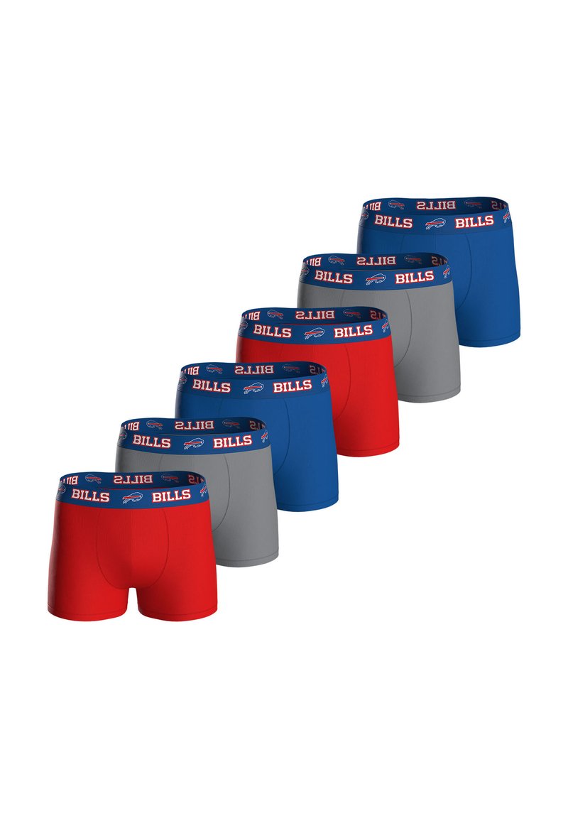 Set di boxer da uomo realizzati con tessuti rossi, grigi e blu. La fascia elastica mostra la scritta "BILLS" e un logo. Texture liscia, taglio standard.